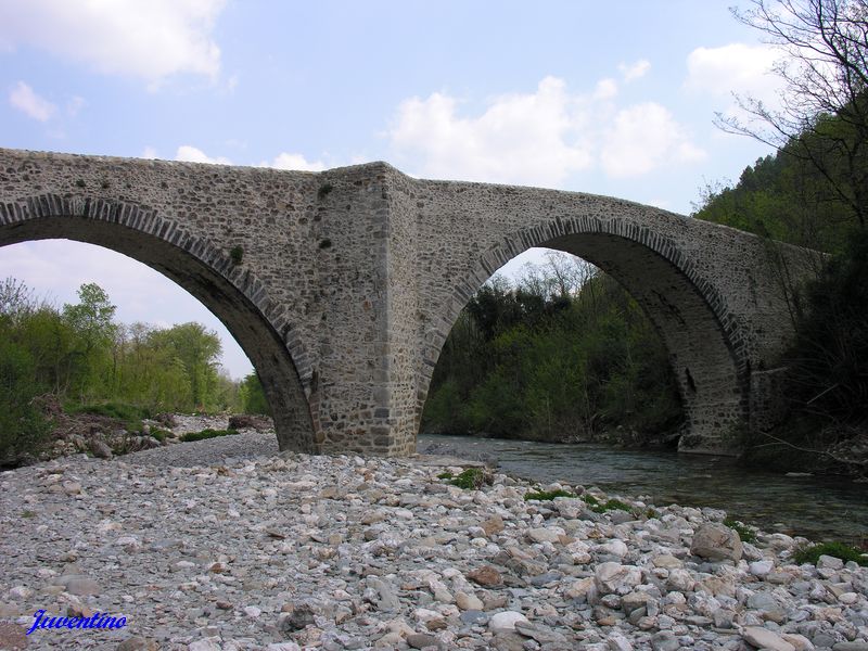 Pont des Camisards sur le Galeizon à Cendras