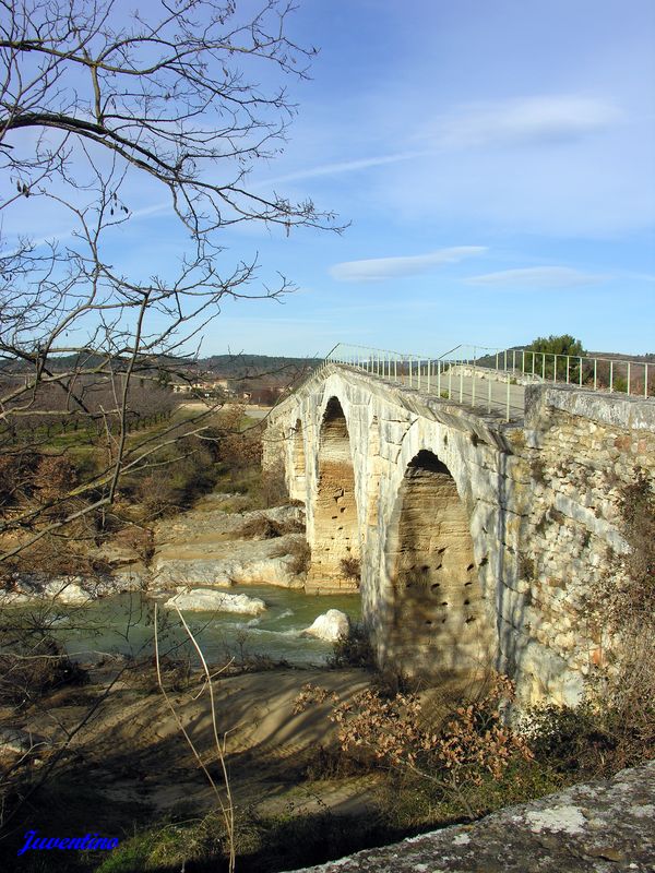 Pont Julien sur le Calavon