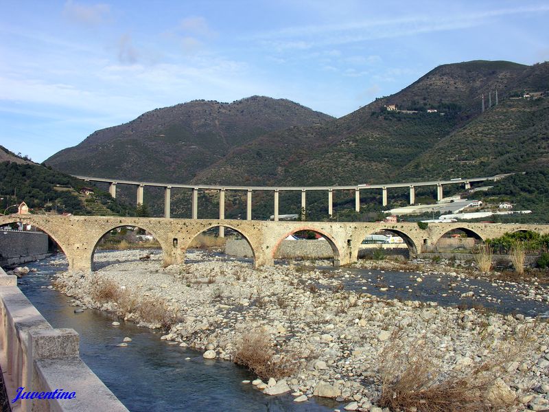 Ponte romanico di Taggia