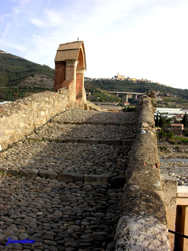 Ponte romanico di Taggia