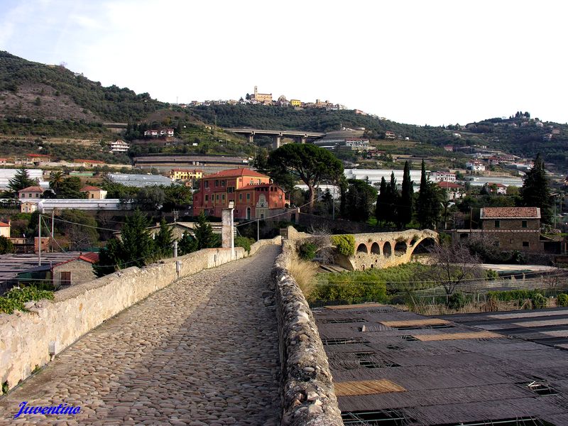 Ponte romanico di Taggia