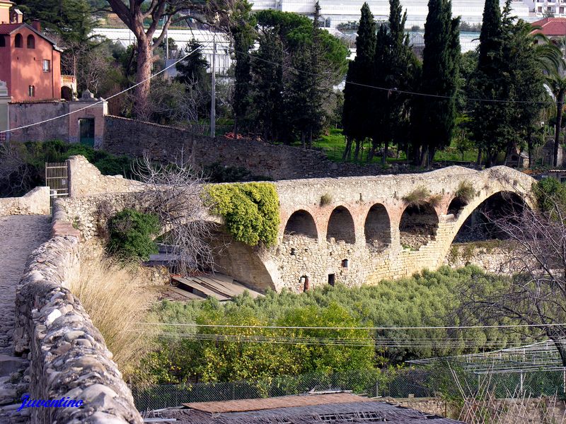 Ponte romanico di Taggia