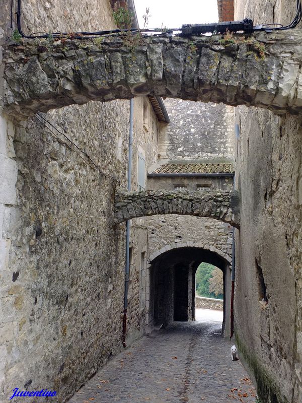 Viviers (Ardèche)