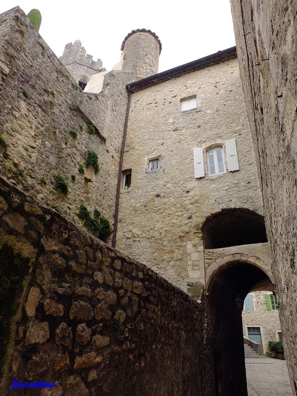 Viviers (Ardèche)