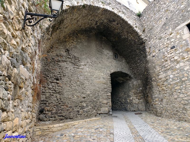 Viviers (Ardèche)