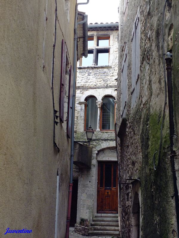 Viviers (Ardèche)